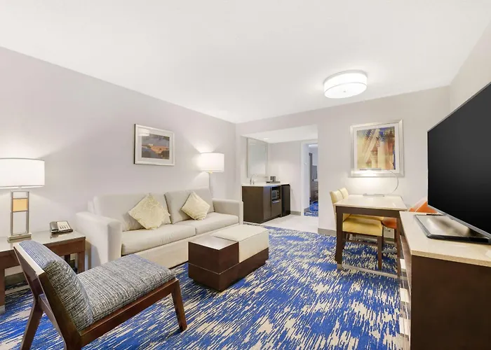 Embassy Suites By Hilton Alexandria Old Town