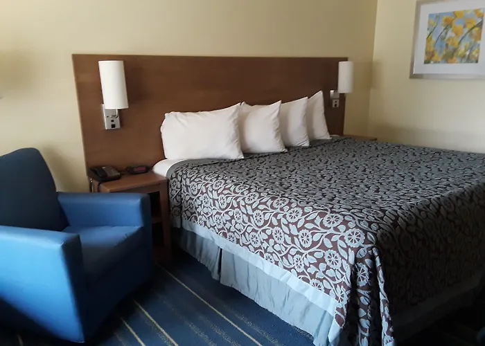Days Inn By Wyndham Newark Wilmington