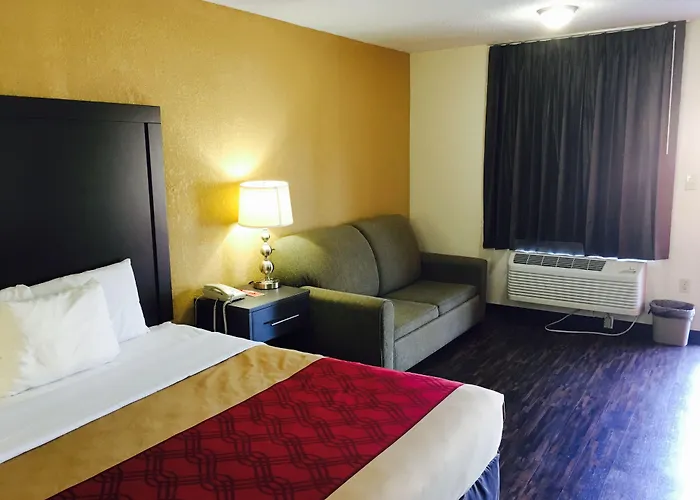Econo Lodge Inn & Suites Matthews - Charlotte