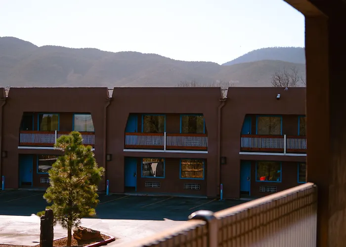 Taos Valley Lodge