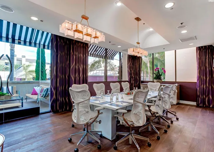 Avenue Of The Arts Costa Mesa, A Tribute Portfolio Hotel