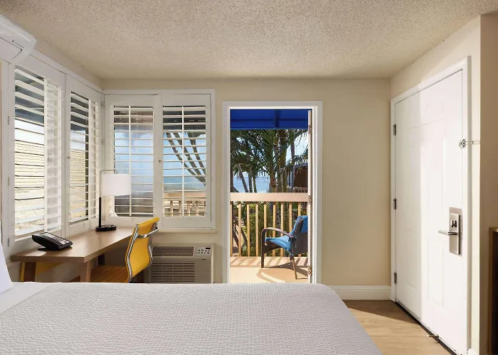 Days Inn By Wyndham Maui Oceanfront