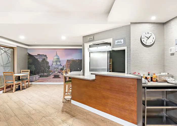 Best Western West Towne Suites