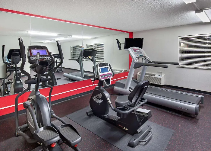 Ramada By Wyndham Bowling Green