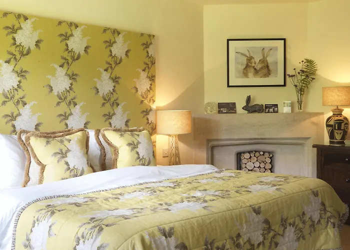 The Hare & Hounds Hotel