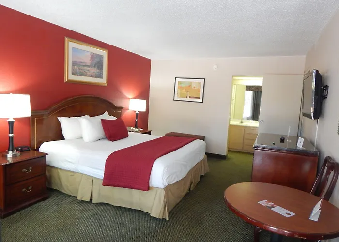 Ramada By Wyndham & Suites Warner Robins