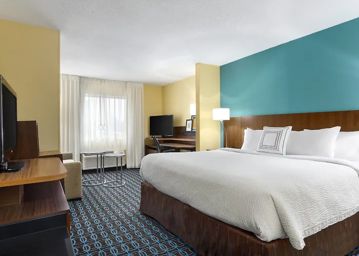 Comfort Inn & Suites Lima Northwest