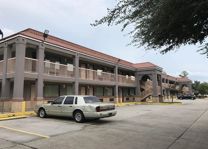 Super 8 By Wyndham Slidell