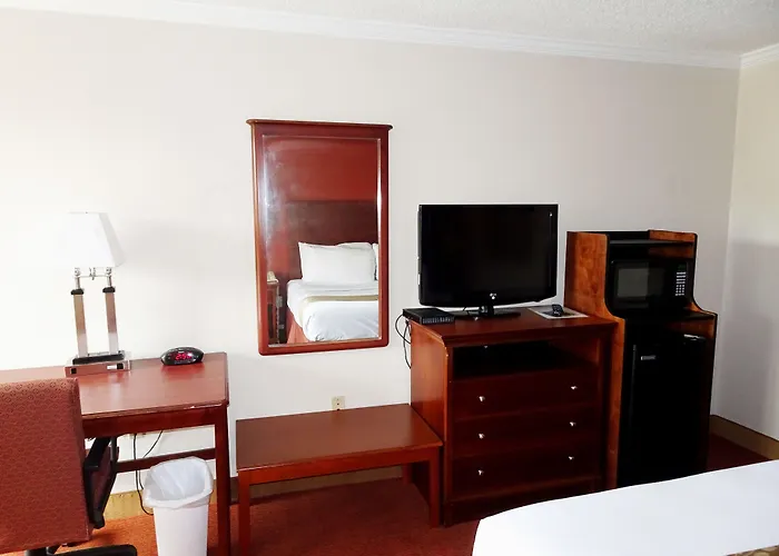 Home Town Inn & Suites