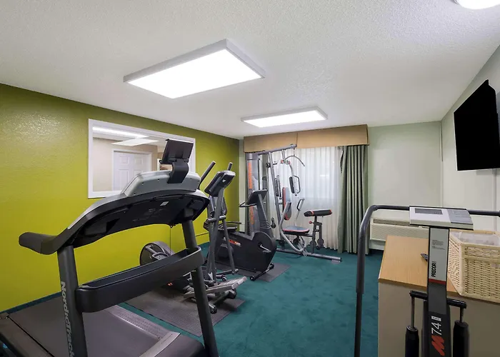 Quality Inn & Suites Medford Airport