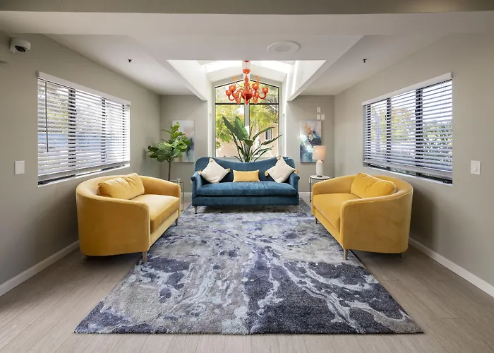 Mariposa Inn&Suites