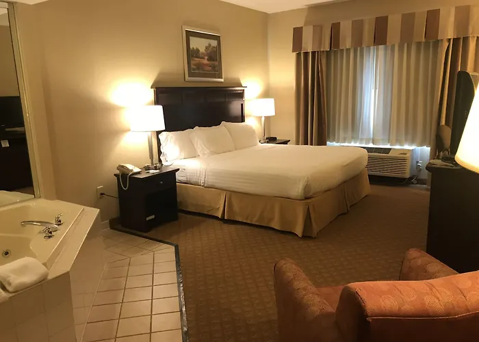 Quality Inn & Suites Hendersonville - Flat Rock