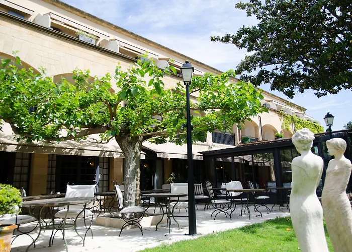 Le Vallon De Valrugues Hotel Spa & Villas