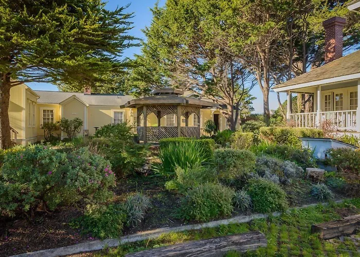Mendocino Hotel & Garden