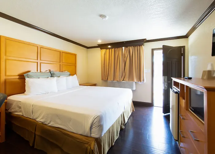 Signature Inn Merced Yosemite Parkway