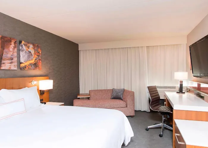Sonesta Hotel Grand Rapids Airport