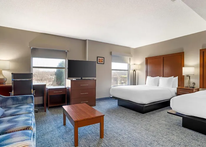 Comfort Suites Near Birkdale Village- Huntersville