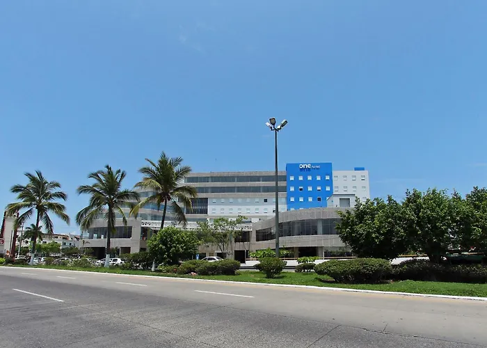 One Puerto Vallarta Aeropuerto