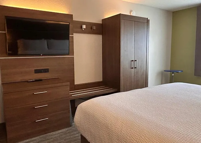 Holiday Inn Express & Suites Reidsville By Ihg