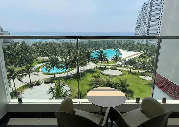 Arena Cam Ranh Seaview - Near Airport