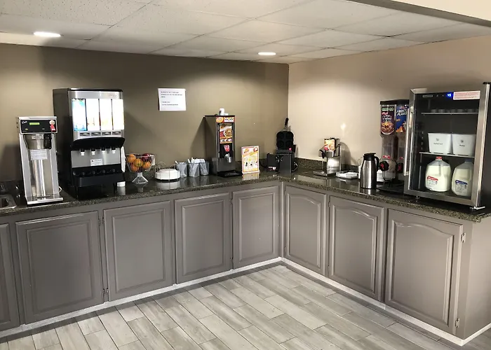 Super 8 By Wyndham Orangeburg Near I-26