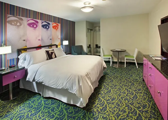 7 Springs Inn & Suites