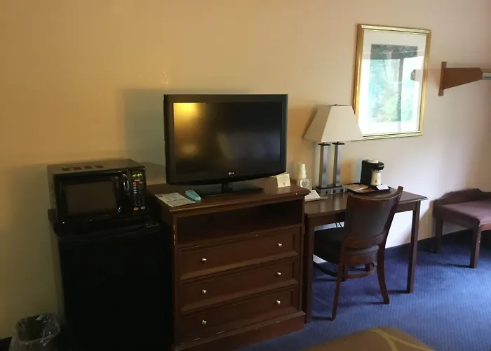 Super 8 By Wyndham Manchester Airport