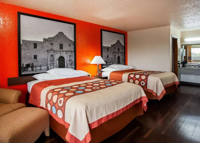 Super 8 By Wyndham Giddings