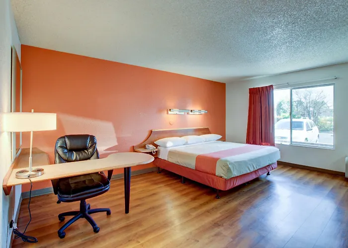 Motel 6-Santa Ana, Ca - Irvine - Orange County Airport