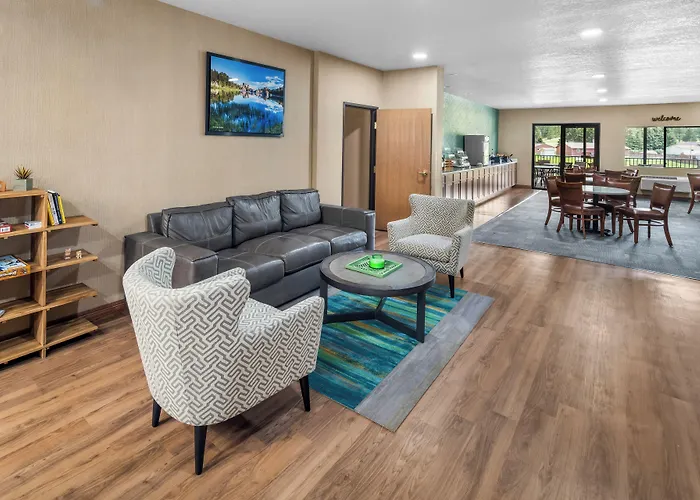 Everspring Inn & Suites