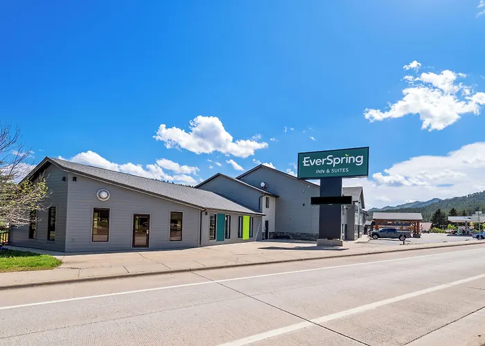 Everspring Inn & Suites