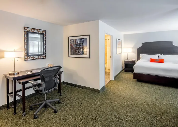 Collegian Hotel & Suites, Trademark Collection By Wyndham