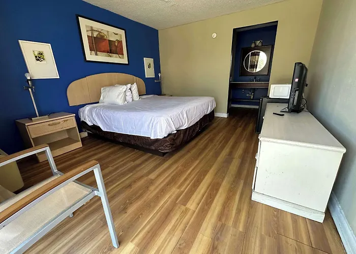 Ramada By Wyndham Lumberton Nc North