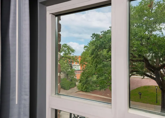 Hampton Inn Savannah Historic District