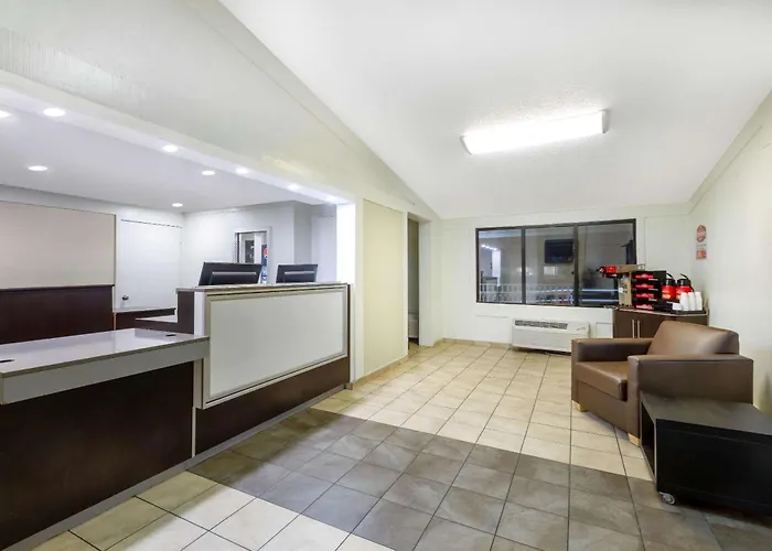 Travelodge By Wyndham Essington / Philadelphia Airport