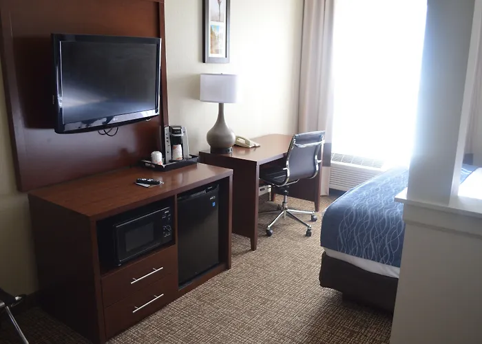 Comfort Inn & Suites Junction City - Near Fort Riley