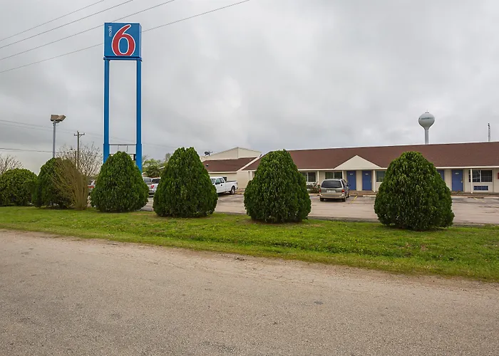 Motel 6-Madisonville, Tx