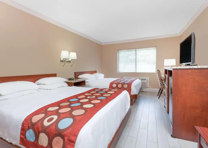 Super 8 By Wyndham Owensboro