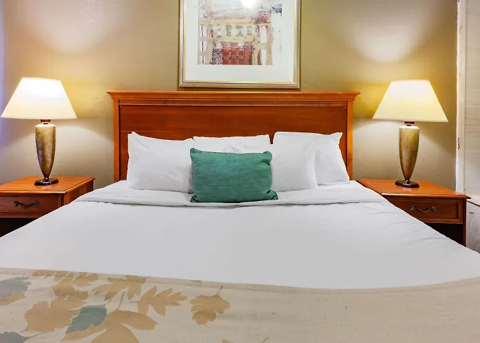 Travelodge By Wyndham Monroe