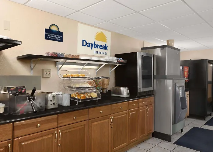 Days Inn By Wyndham Keene Nh
