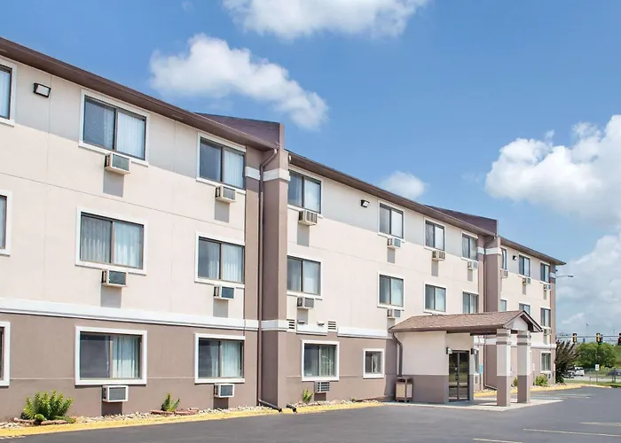 Boarders Inn & Suites By Cobblestone Hotels Waterloo Cedar Falls