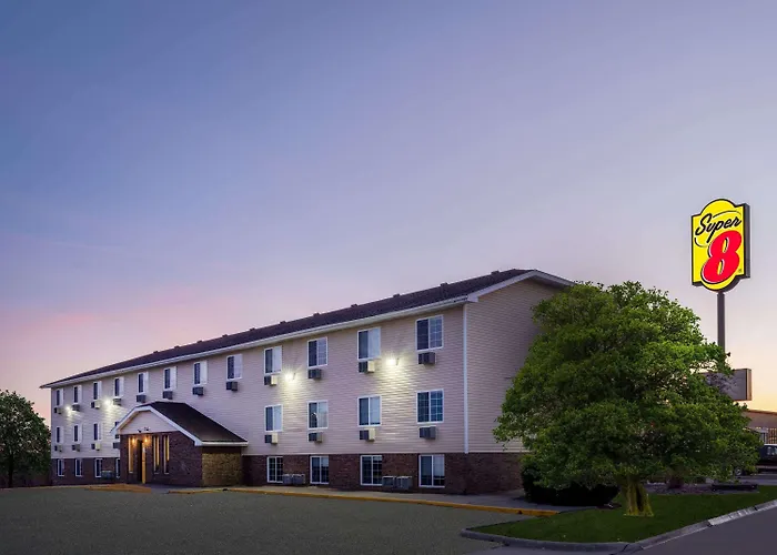 Super 8 By Wyndham Clinton