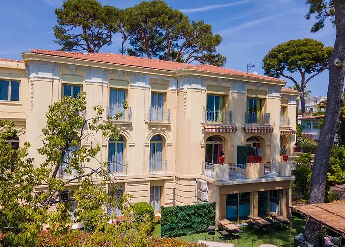 Hotel Petit Palais