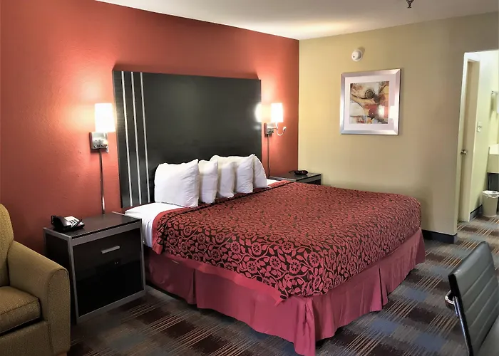 Days Inn By Wyndham San Antonio Near Fiesta Park