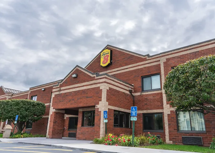 Super 8 By Wyndham Elgin