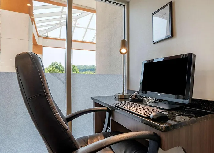 Best Western Carlton Suites