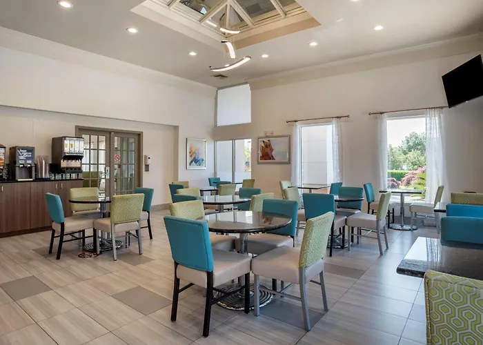 Best Western Carlton Suites