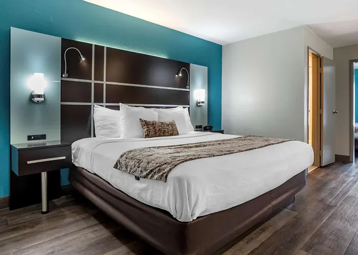 Best Western Carlton Suites