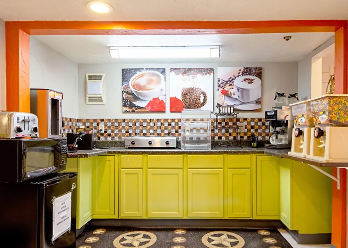 Economy Inn & Suites