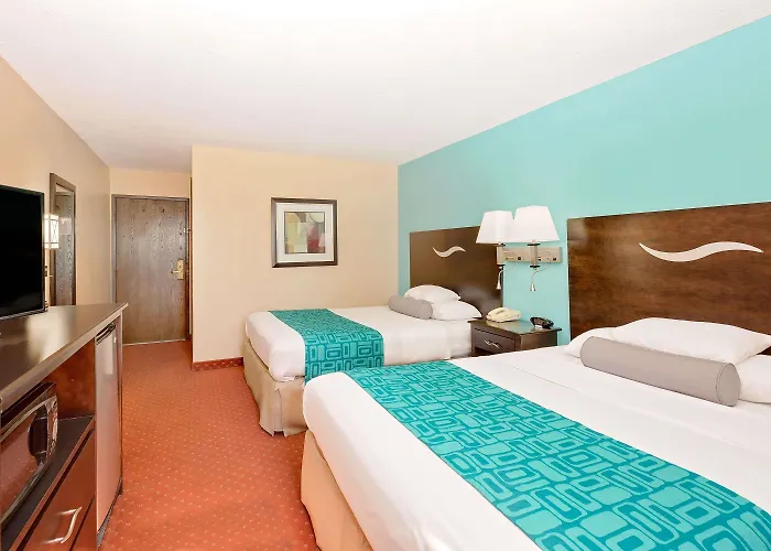 Howard Johnson By Wyndham Waterloo/Cedar Falls